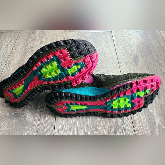 Nike Kiger 3 Size 9.5 US - Picture 4 of 7